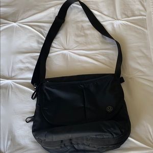 Lululemon cross body.